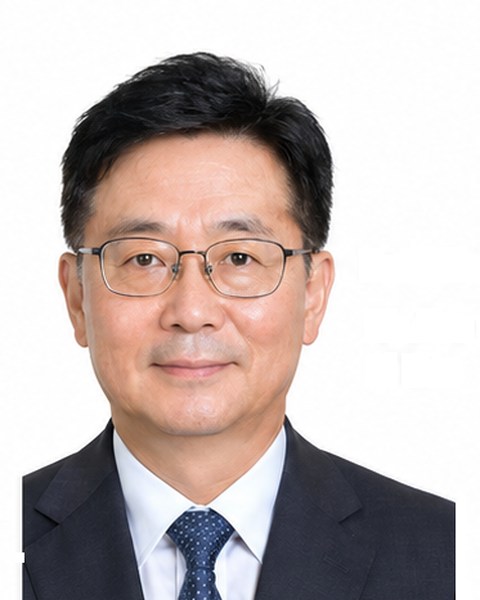 Mr. Shinwong Lee Hsien, 대표이사 회장