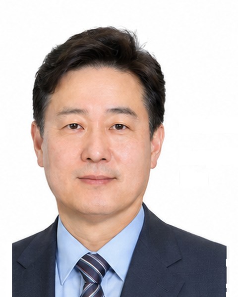 Mr. Sung Chung Lim, 사장