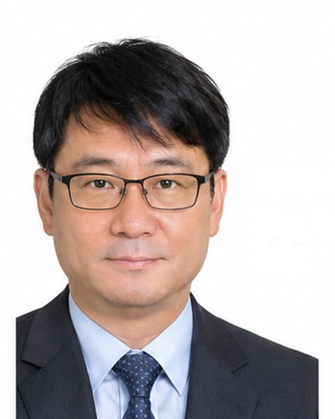 Mr. Seng Ho Jeon, 이사